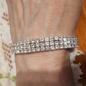 Rhinestone bracelet stretchy